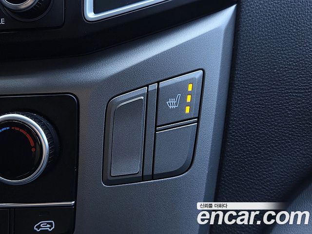 Hyundai Starex 2019 — photo 12