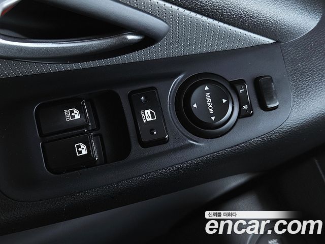 Hyundai Starex 2019 — photo 13