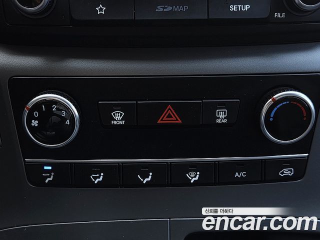 Hyundai Starex 2019 — photo 16