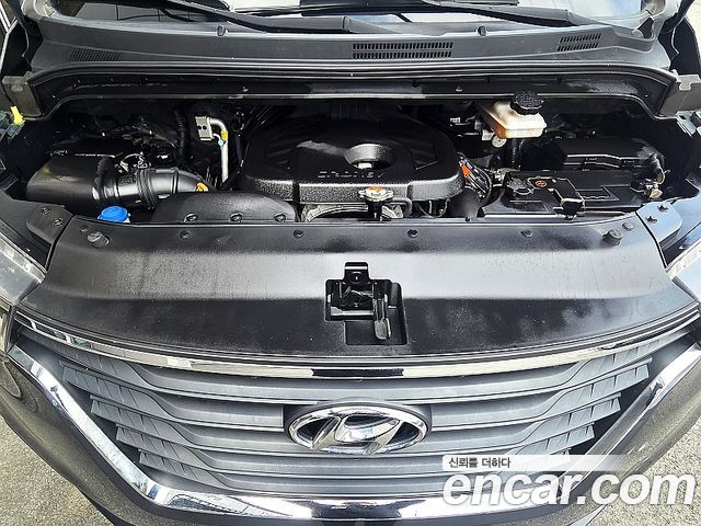 Hyundai Starex 2019 — photo 17