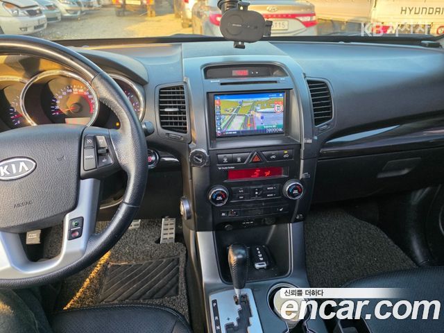 Kia Sorento 2011 — photo 8