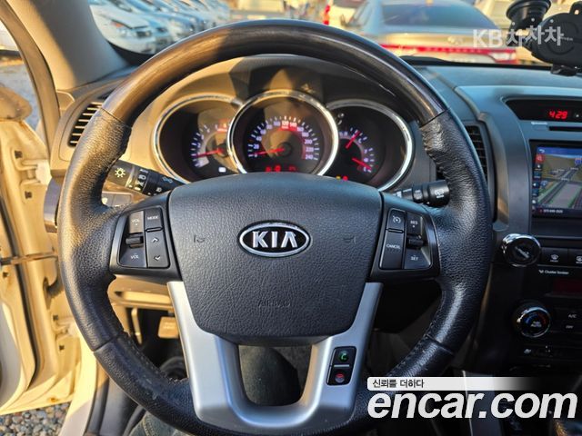Kia Sorento 2011 — photo 11