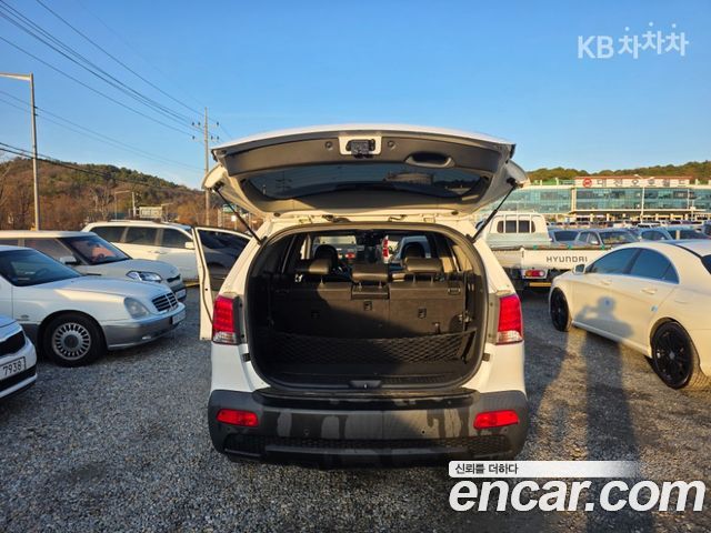 Kia Sorento 2011 — photo 16