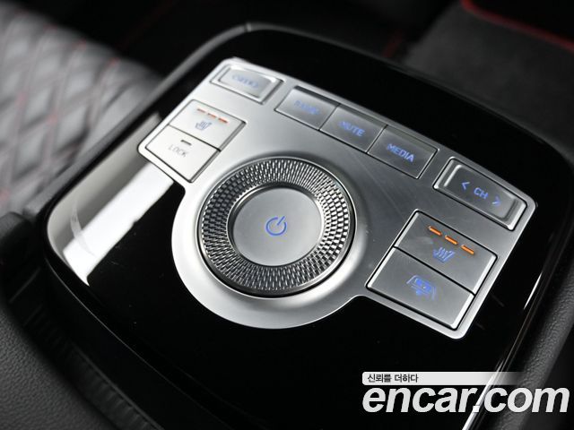 Genesis G80 2022 — photo 16