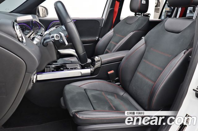 Mercedes-Benz GLB-Class 2021 — photo 6