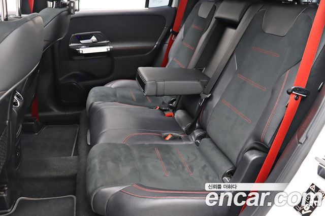 Mercedes-Benz GLB-Class 2021 — photo 7