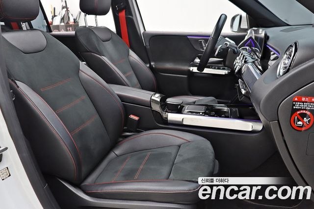 Mercedes-Benz GLB-Class 2021 — photo 8