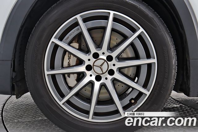 Mercedes-Benz GLB-Class 2021 — photo 20