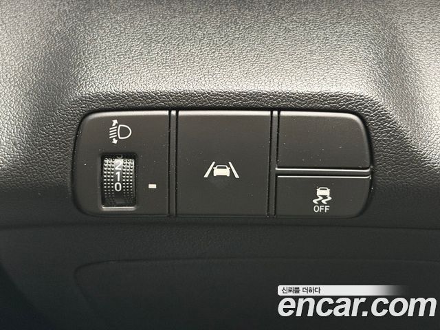 Hyundai AVANTE 2021 — photo 16