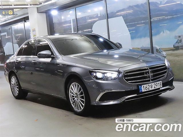 Mercedes-Benz E-Class 2022 — photo 1