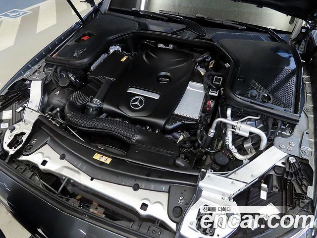 Mercedes-Benz E-Class 2022 — photo 19