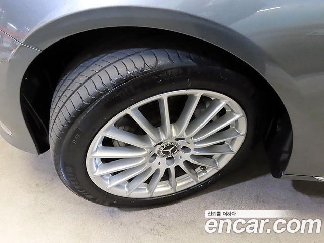 Mercedes-Benz E-Class 2022 — photo 20