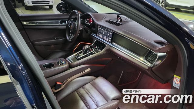 Porsche Panamera 2018 — photo 13
