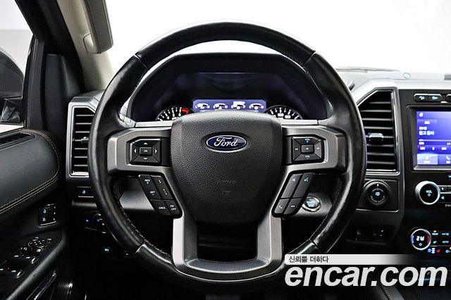 Ford Expedition 2021 — photo 17