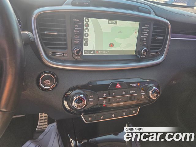 Kia Sorento 2017 — photo 11