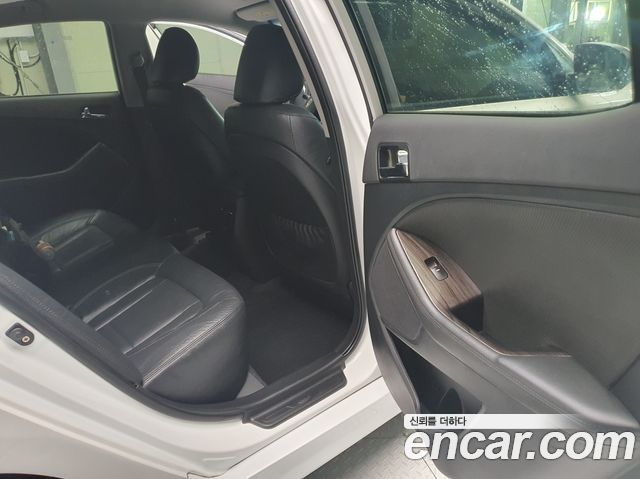 Kia K5 2013 — photo 10