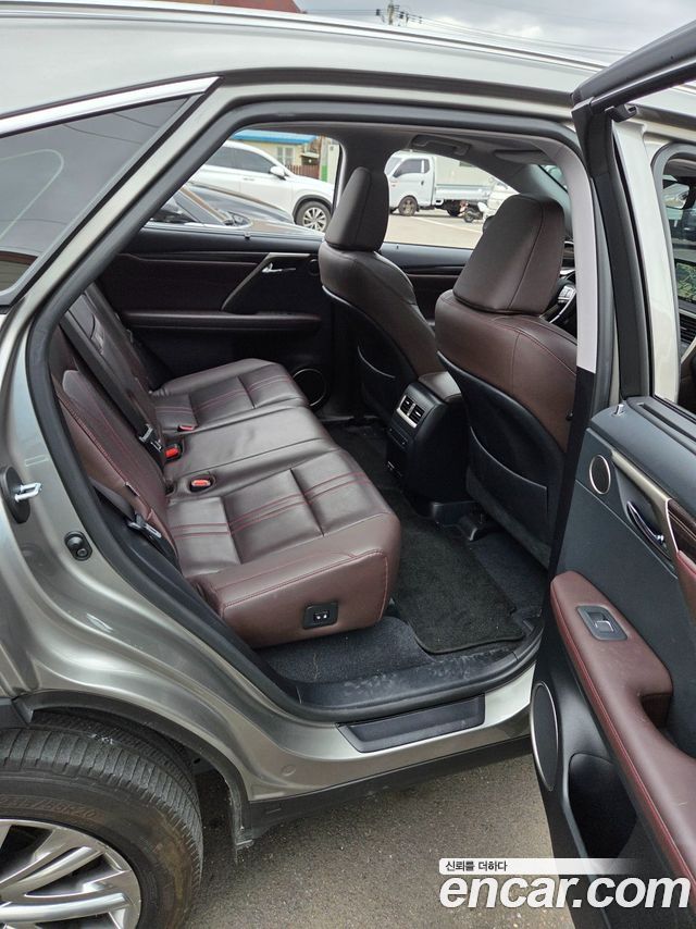 Lexus RX 2022 — photo 8