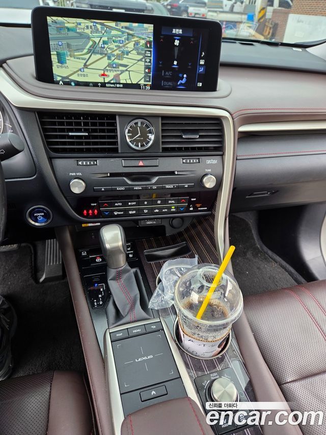 Lexus RX 2022 — photo 10