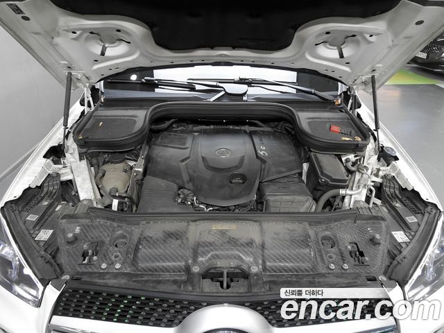 Mercedes-Benz GLE-Class 2020 — photo 6