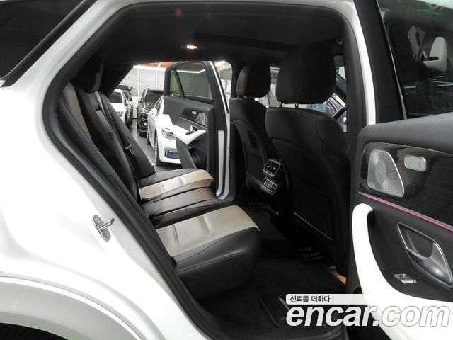 Mercedes-Benz GLE-Class 2020 — photo 13