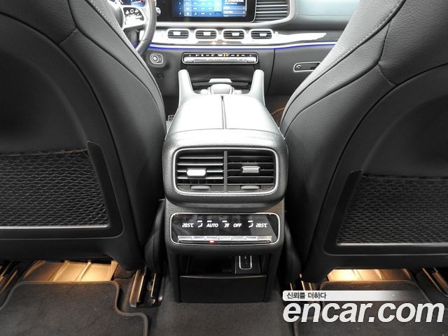 Mercedes-Benz GLE-Class 2020 — photo 17
