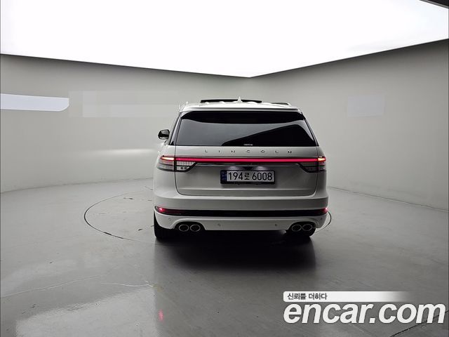 Lincoln Aviator 2023 — photo 3