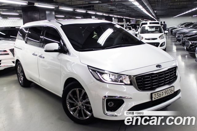 Kia Canival 2020 — photo 1