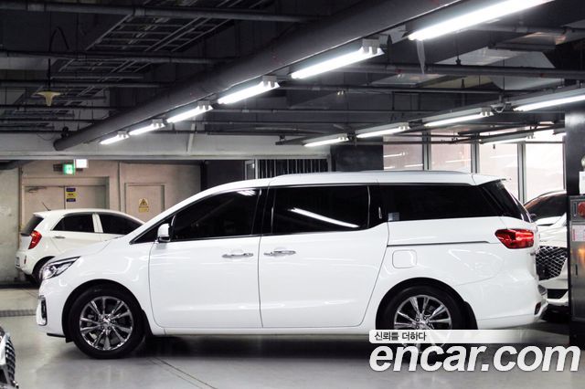 Kia Canival 2020 — photo 4