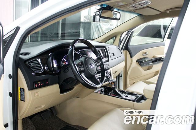 Kia Canival 2020 — photo 8