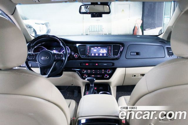 Kia Canival 2020 — photo 9