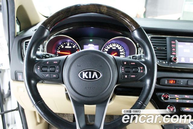 Kia Canival 2020 — photo 12