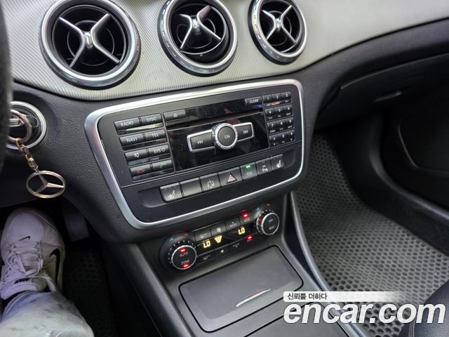 Mercedes-Benz GLA-Class 2015 — photo 9