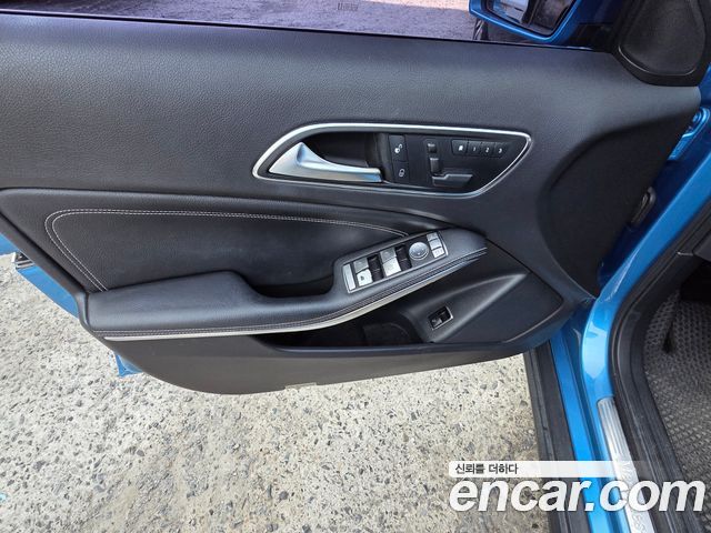Mercedes-Benz GLA-Class 2015 — photo 15