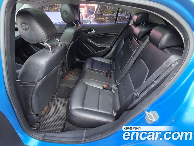 Mercedes-Benz GLA-Class 2015 — photo 17
