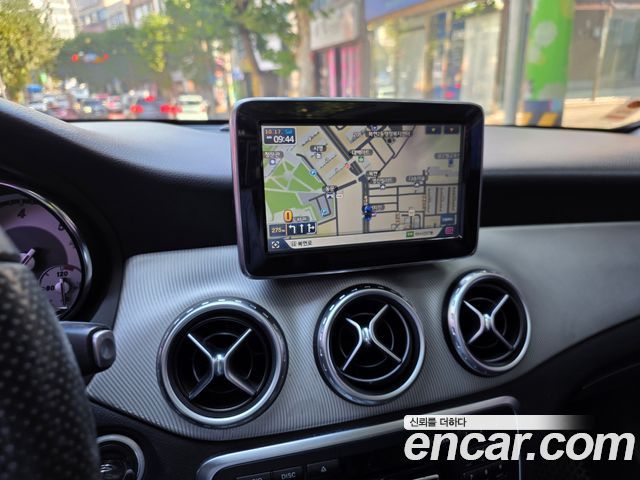 Mercedes-Benz GLA-Class 2015 — photo 20