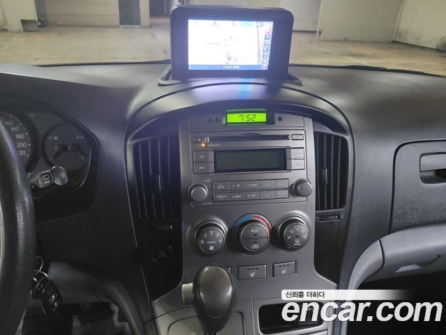 Hyundai Starex 2015 — photo 9