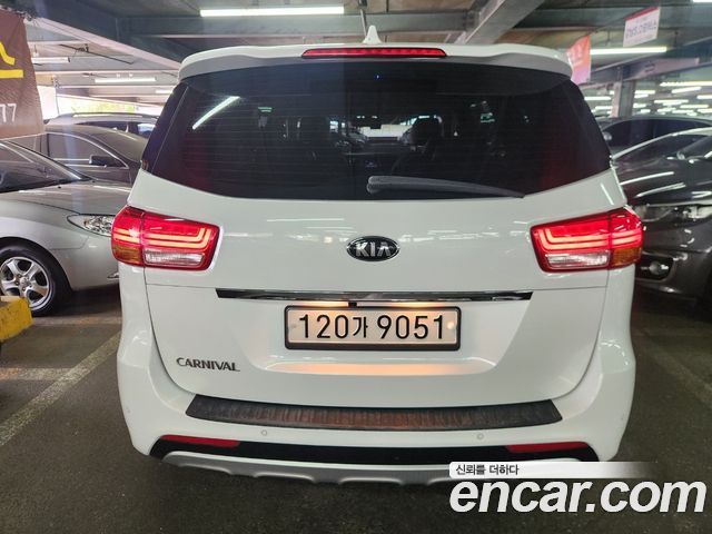 Kia Canival 2018 — photo 5