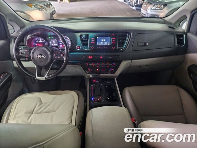 Kia Canival 2018 — photo 7