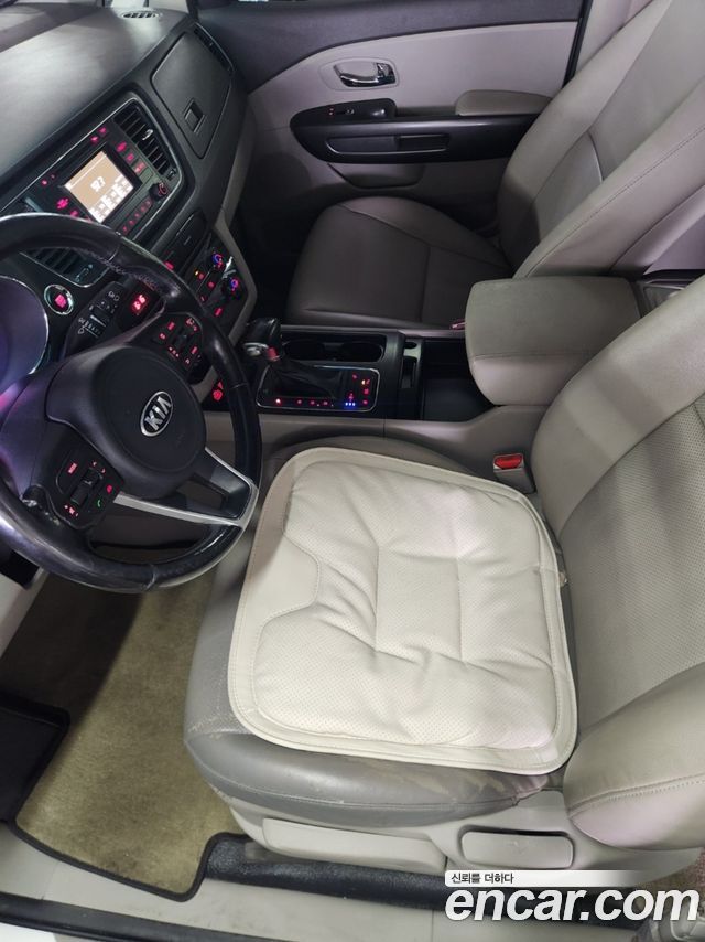 Kia Canival 2018 — photo 11