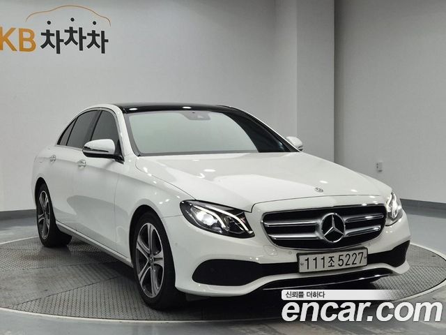 Mercedes-Benz E-Class 2019 — photo 4