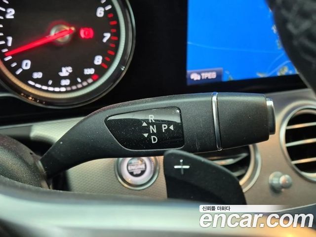 Mercedes-Benz E-Class 2019 — photo 8