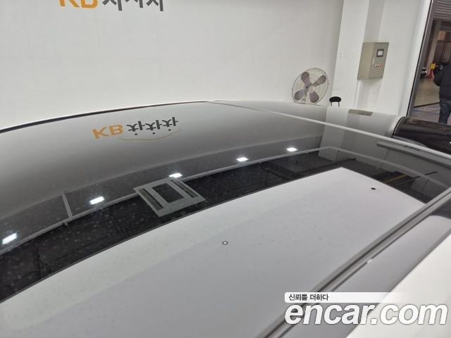 Mercedes-Benz E-Class 2019 — photo 13