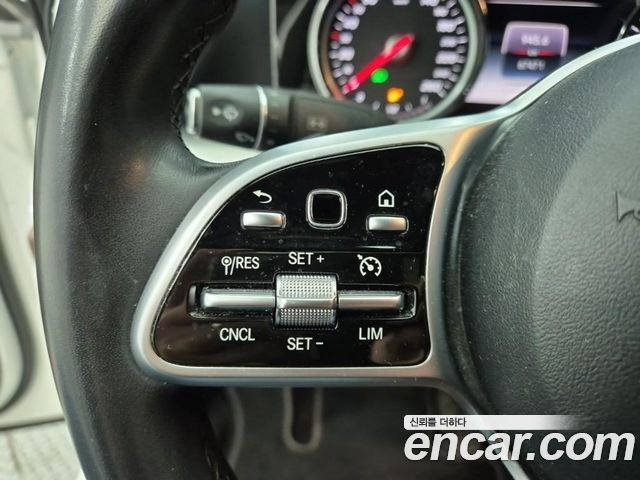 Mercedes-Benz E-Class 2019 — photo 16