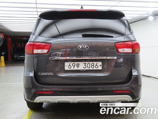 Kia Canival 2018 — photo 5