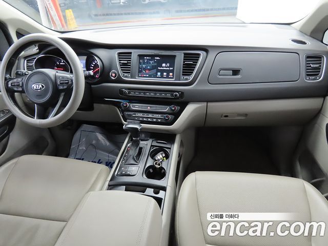 Kia Canival 2018 — photo 7