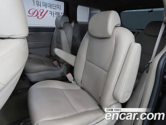 Kia Canival 2018 — photo 8