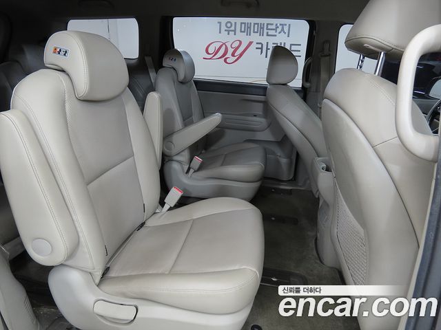 Kia Canival 2018 — photo 10