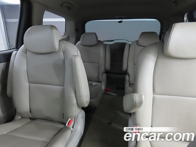 Kia Canival 2018 — photo 12