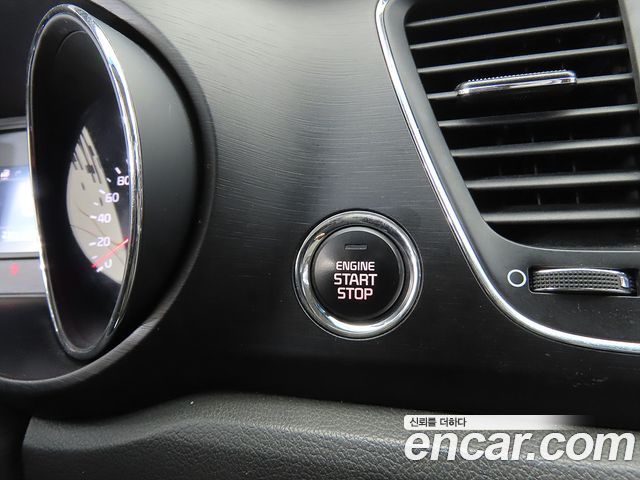 Kia Canival 2018 — photo 17