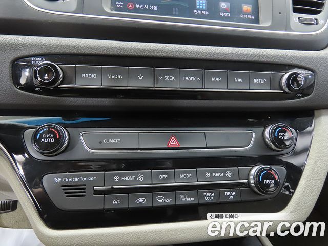 Kia Canival 2018 — photo 18